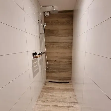 公寓 Pine Cottage- 5 Minutes Francorchamps - Charme -piscine-calme-jardin Sart (Liege)
