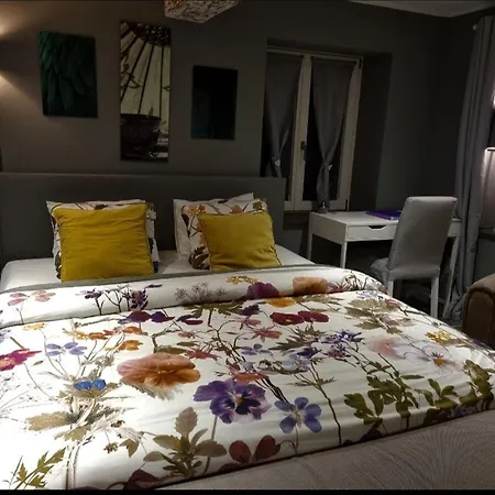 Pine Cottage- 5 Minutes Francorchamps - Charme -piscine-calme-jardin 公寓